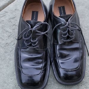 Kenneth Cole black dress shoes